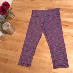 Lululemon colorful crop leggings | size 6